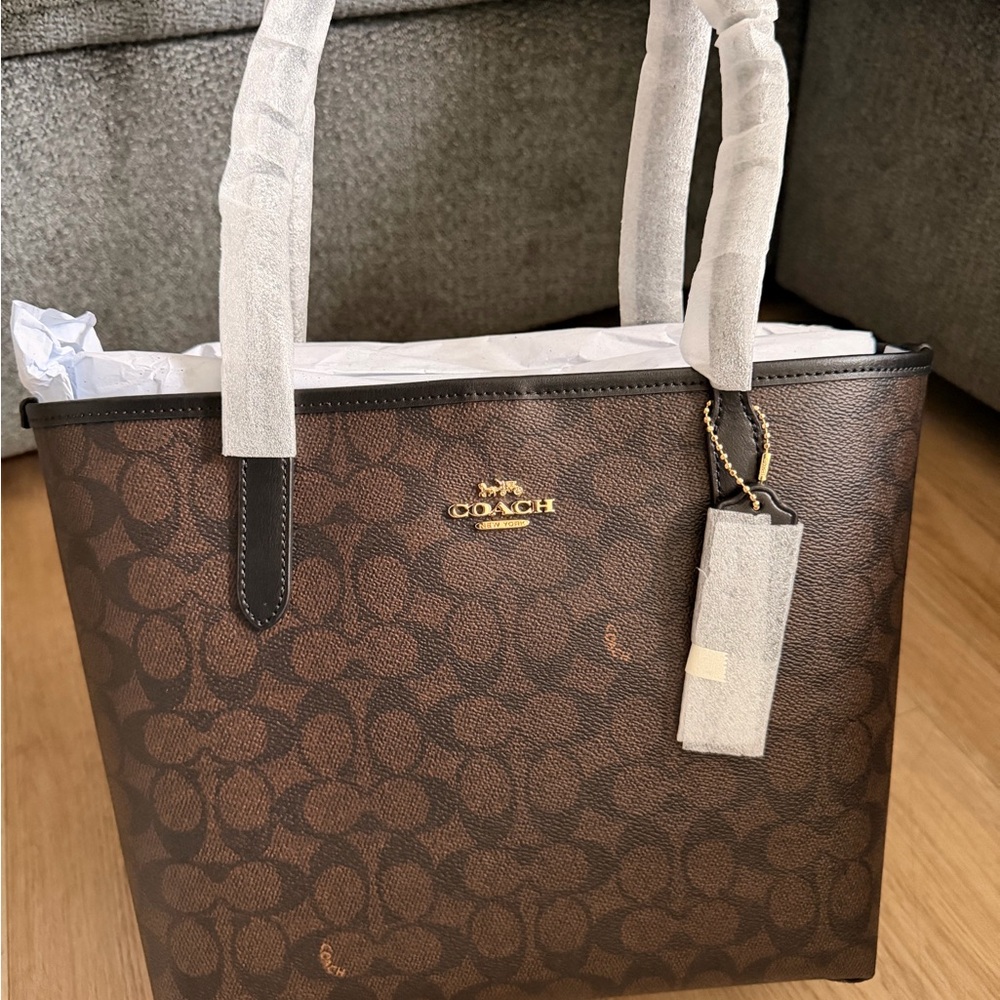 COACH SMALL/MEDIUM CITY
TOTE-COACH SHOULDER BAG. - Picture 10 of 12